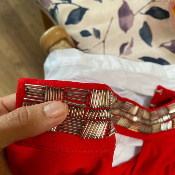 XS Guess RED Halter - NEW - Picture 4 of 5